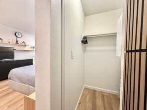 Desk, iron/ironing board, free WiFi, bed sheets - Beautiful & Cozy Studio Condo in Denver Tech Center (Greenwood Village)