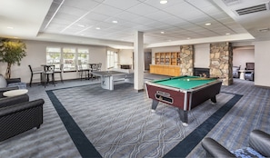 Game room - Charming Resort in Breathtaking Solvang! (Solvang)