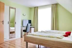 Doppia Comfort | Una scrivania, postazione laptop, Wi-Fi gratuito