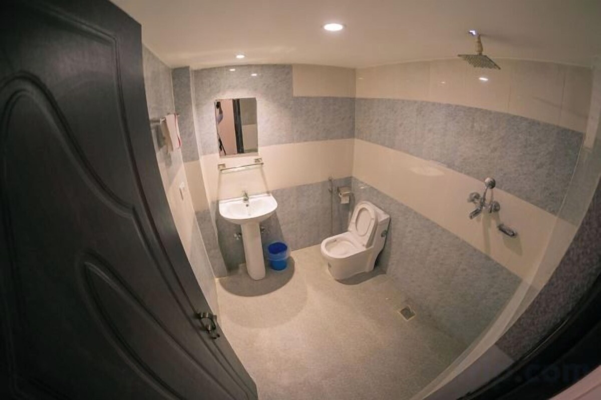 Bathroom | Shower, free toiletries, hair dryer, slippers
