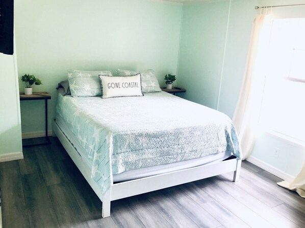 3 bedrooms, iron/ironing board, WiFi, bed sheets