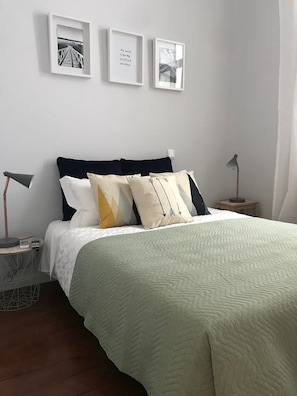Junior Double Room, Private Bathroom | Hypo-allergenic bedding, free WiFi - Baron Faro - Guest House (Faro)