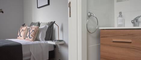 Junior-Doppelzimmer, eigenes Bad | Allergikerbettwaren, kostenloses WLAN