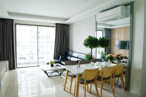 Living area - Rivergate Saigon Apartment (Ho Chi Minh City)