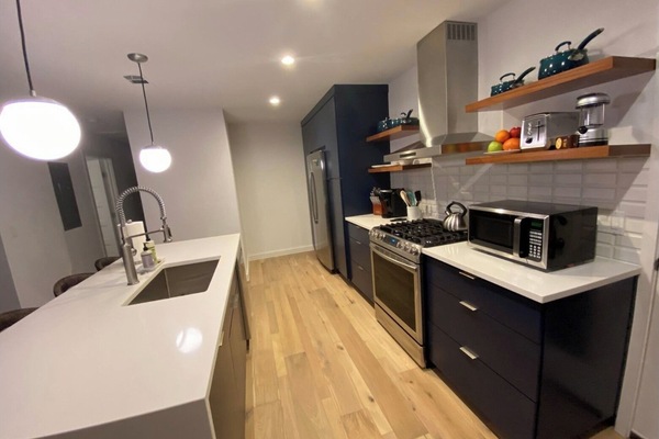 Kylskåp, mikrovågsugn, ugn och spishäll