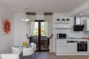 Apartment (Superior Two Bedroom w Swimming Pool) | Private kitchen | Fridge, oven, stovetop, dishwasher - Apartments Setemana (Zupa dubrovacka)