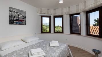 Apartment (Premium Two Bedroom w Swimming Pool)