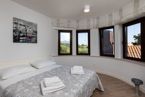 Apartment (Premium Two Bedroom w Swimming Pool) | 4 Schlafzimmer, kostenloses WLAN, Bettwäsche