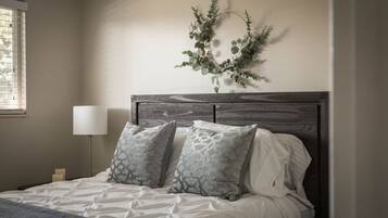 2 bedrooms, iron/ironing board, travel crib, free WiFi