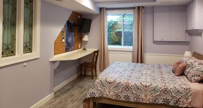 Weaverville-King Bed,Walk to Downtown and the Lake