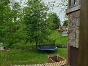 Property grounds - Weaverville-King Bed,Walk to Downtown and the Lake (Weaverville)