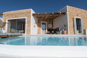 Pool - Youtopia Villa 1 (Chora, Ios)
