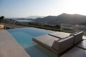 Pool - Youtopia Villa 1 (Chora, Ios)