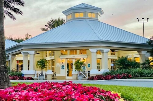 POOL HOME - Luxury Windsor Palms Resort - 6 miles to Disney! POOL HEAT INCLUDED!