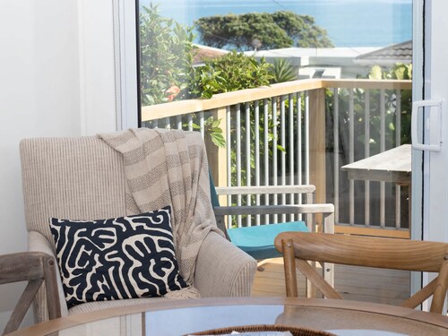 Blue Water Cottage by the Beach