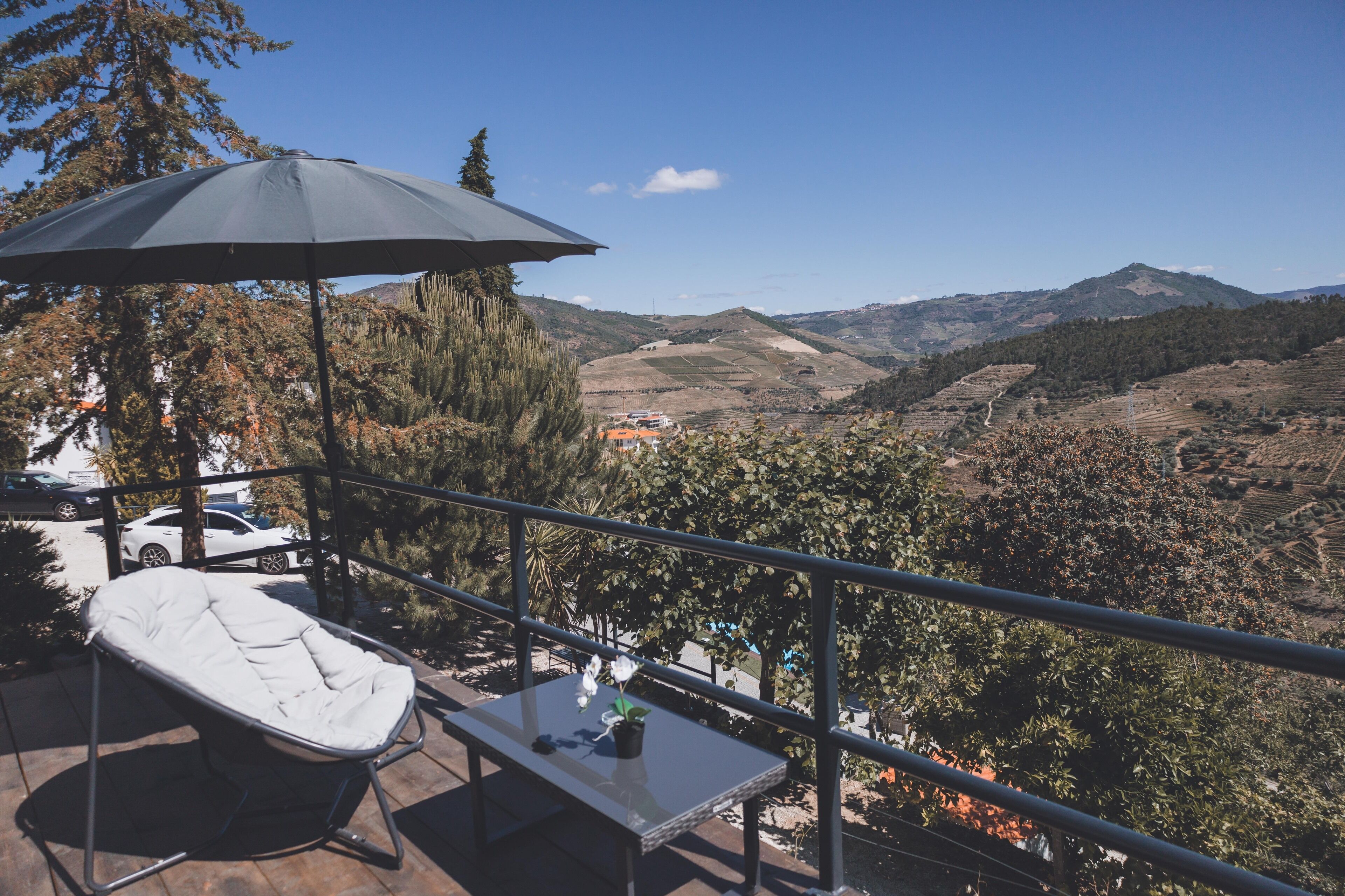 Svit - utsikt mot bergen | Ljudisolering, gratis wi-fi och sängkläder