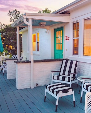 Superior-huoneisto, 1 suuri parisänky ja vuodesohva, keittiö, valtamerinäköala | Terassi/patio