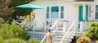 Rye Motor Inn - Oceanfront, Walk to Beach