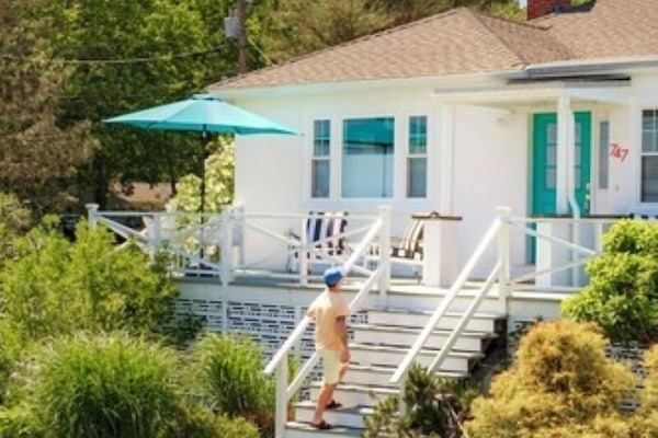 Premium bedding, pillow-top beds, minibar, individually decorated