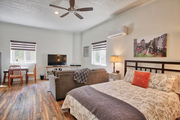 1 bedroom, in-room safe, iron/ironing board, WiFi