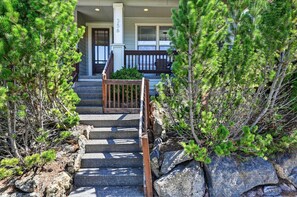 Exterior detail - Flagline Trail - Walkable NWX & Galveston, A/C, Views, Fireplace, Updated, Bike & Running Trails (Bend)