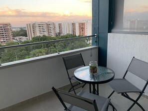 Outdoor dining - Executive apartment (Cali)