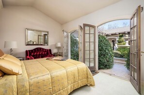 1 bedroom, internet, bed sheets
