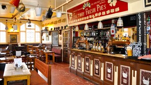 2 bars/lounges - Mad ORourkes Pie Factory (Tipton)