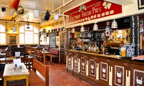 2 bars/lounges - Mad ORourkes Pie Factory (Tipton)