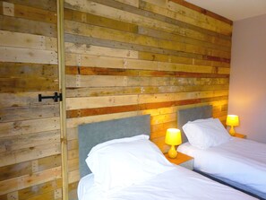 Deluxe-Zweibettzimmer, eigenes Bad (Room 6) | Select-Comfort-Betten, Bügeleisen/Bügelbrett, kostenloses WLAN