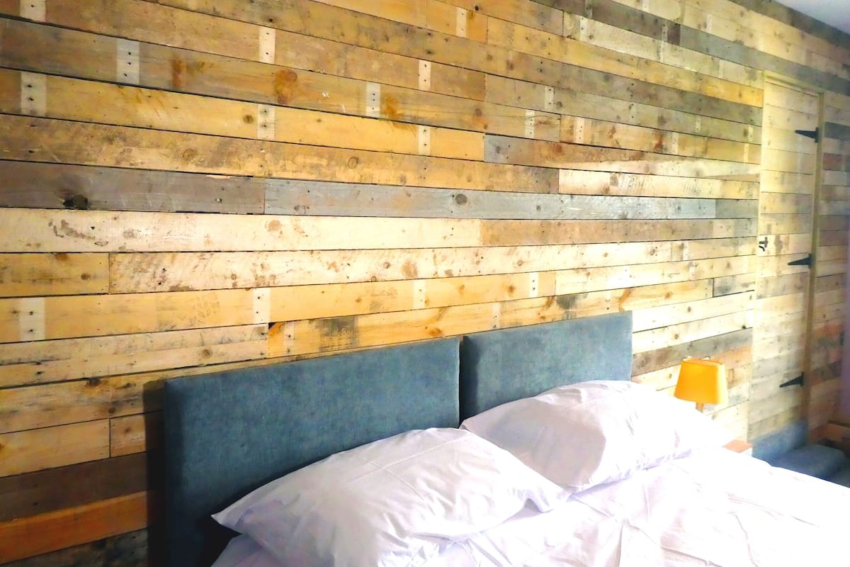 Select Comfort beds, iron/ironing board, free WiFi, bed sheets