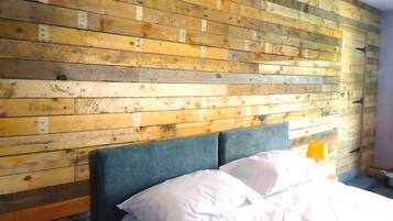 Select Comfort beds, iron/ironing board, free WiFi, bed sheets