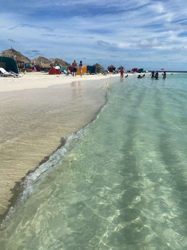 Beach nearby, sun loungers, beach towels