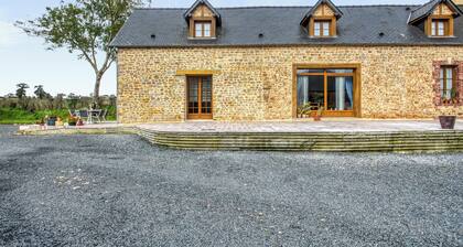 Homerez - Charming House in Saint-Marcouf with Garden