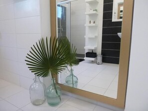 Standard Apartment | Bathroom - Luxury Apartments Gold and Grey (Zadar)