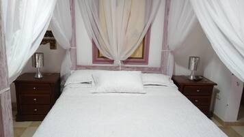 Double Room, Garden View | Laptop workspace, blackout drapes, iron/ironing board, free WiFi