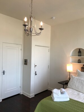 1 bedroom, iron/ironing board, travel cot, free WiFi