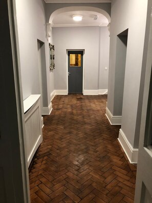 Interior - Perfect location, Luxury private studio Apartments & double Rooms,Smart TVsWiFi (Stockton-on-Tees)