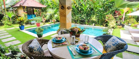 Outdoor dining
