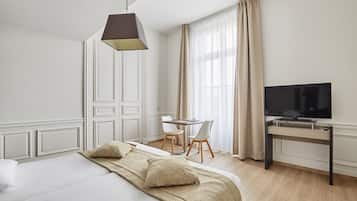 Iron/ironing board, travel cot, free WiFi, bed sheets