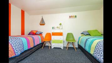 2 bedrooms, in-room safe, iron/ironing board, free WiFi