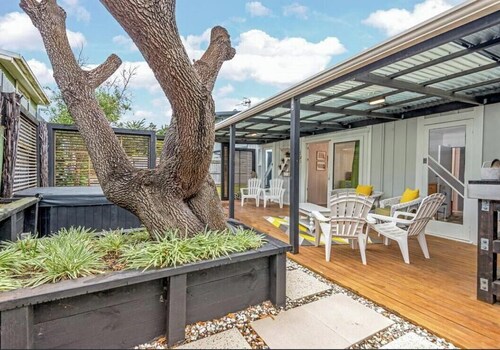 Beachy Bach - With Brand New Spa Pool!