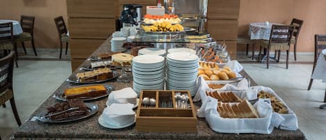 Free daily buffet breakfast
