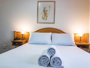 Deluxe Double Room | Bar mini, meja, kalis bunyi, Wi-fi percuma 