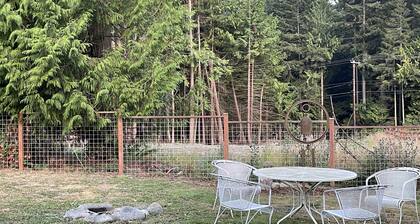 Peaceful home away from home in the exquisite Pacific Northwest.