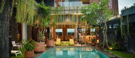 Indoor pool, outdoor pool