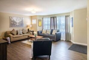 Smart TV, Netflix, books, streaming services