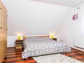 4 slaapkamers, reisbedje, gratis wifi, beddengoed