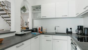 ميكروويف، فرن، غسالة أطباق، محمصة خبز