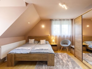 4 bedrooms, travel cot, free WiFi, bed sheets - Wonderful private villa for 8 guests with private pool, WIFI, TV and patio (Tapolca)